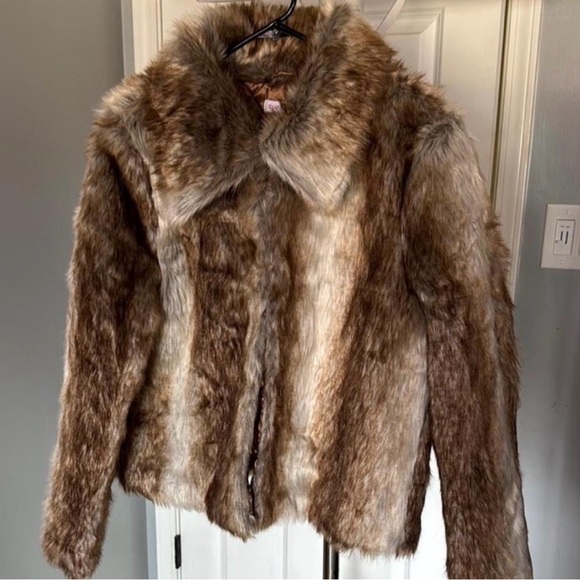 Shoe Dazzle Jackets & Blazers - Faux Fur Brown Teddy Jacket